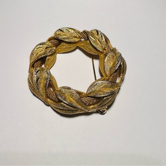 VTG. Kramer, Pin/Broach Wreath, Gold Leaves, Gold Mesh Ring, Signed - Picture 2 of 7